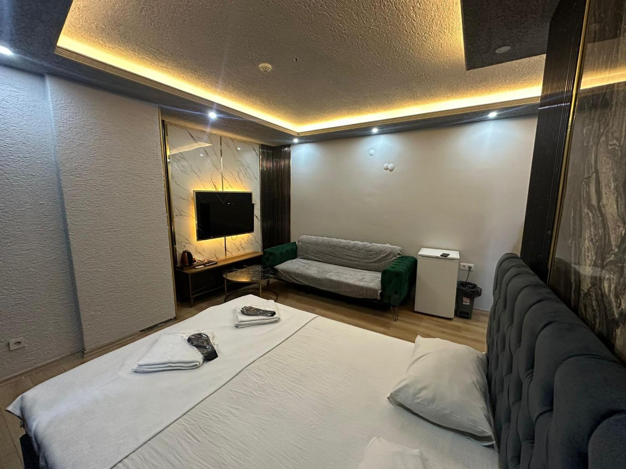 Vip Hotel *