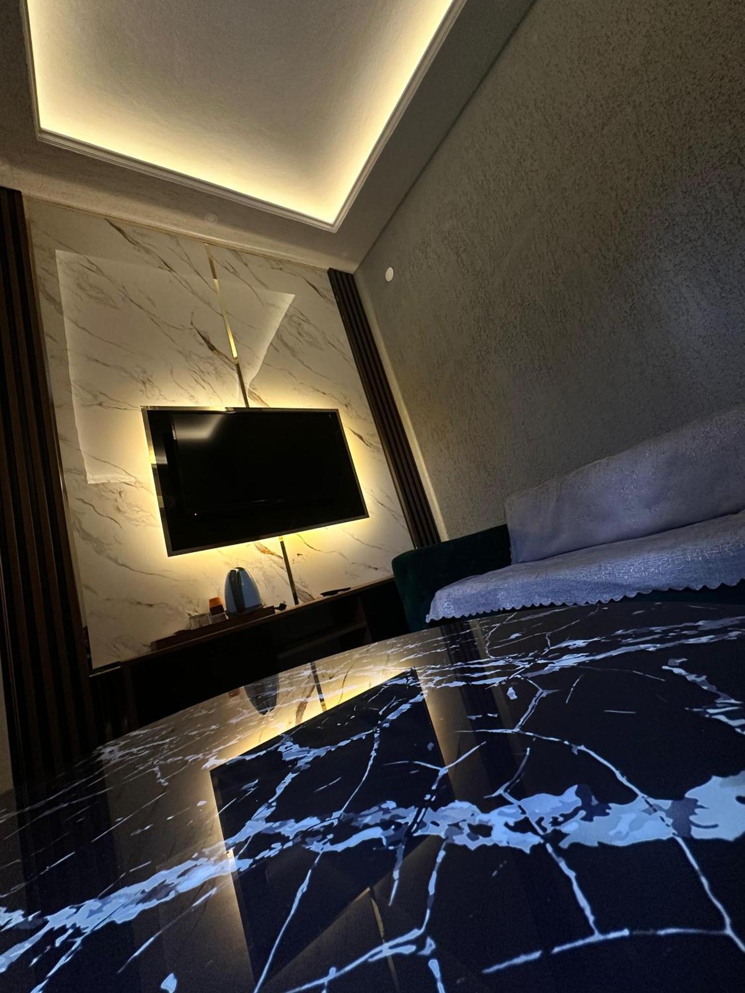 Vip Hotel