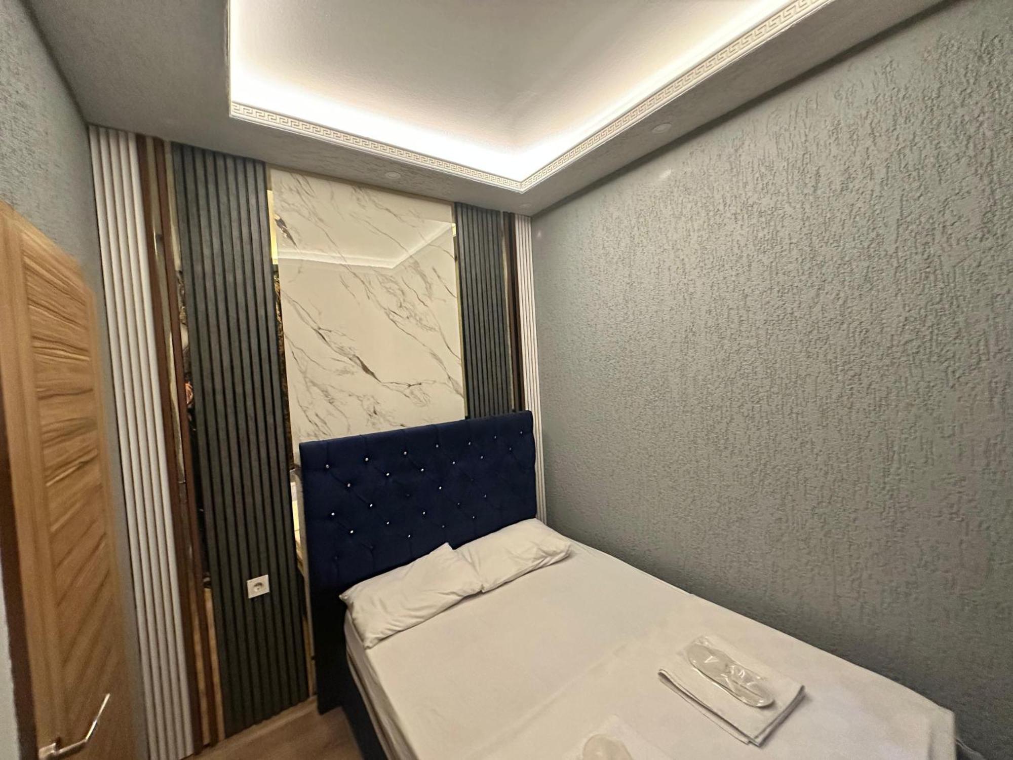 Vip Hotel *